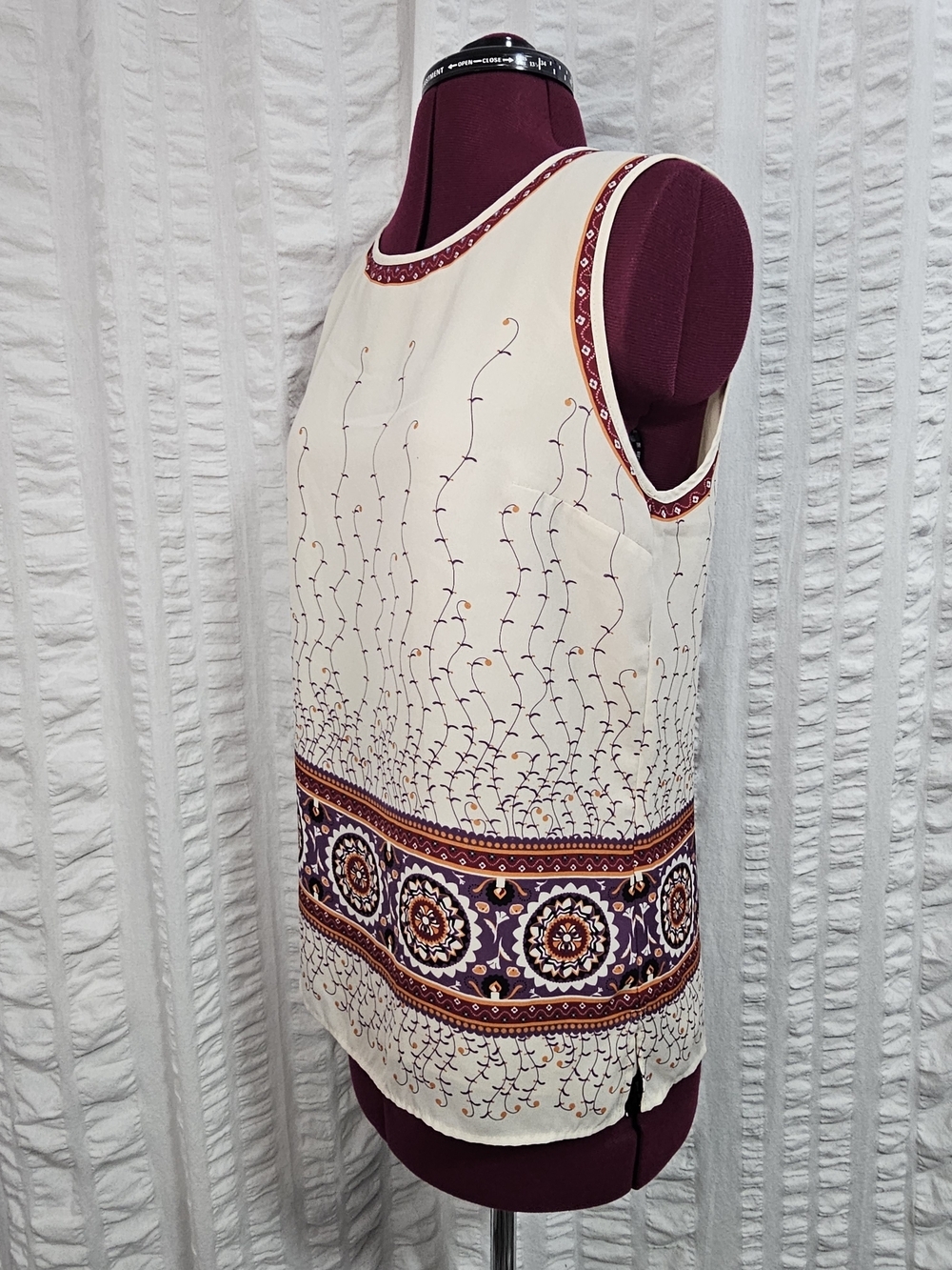 Chelsea & Violet Cream Sleeveless Blouse Tank with Maroon and Orange Accents - Picture 5 of 13